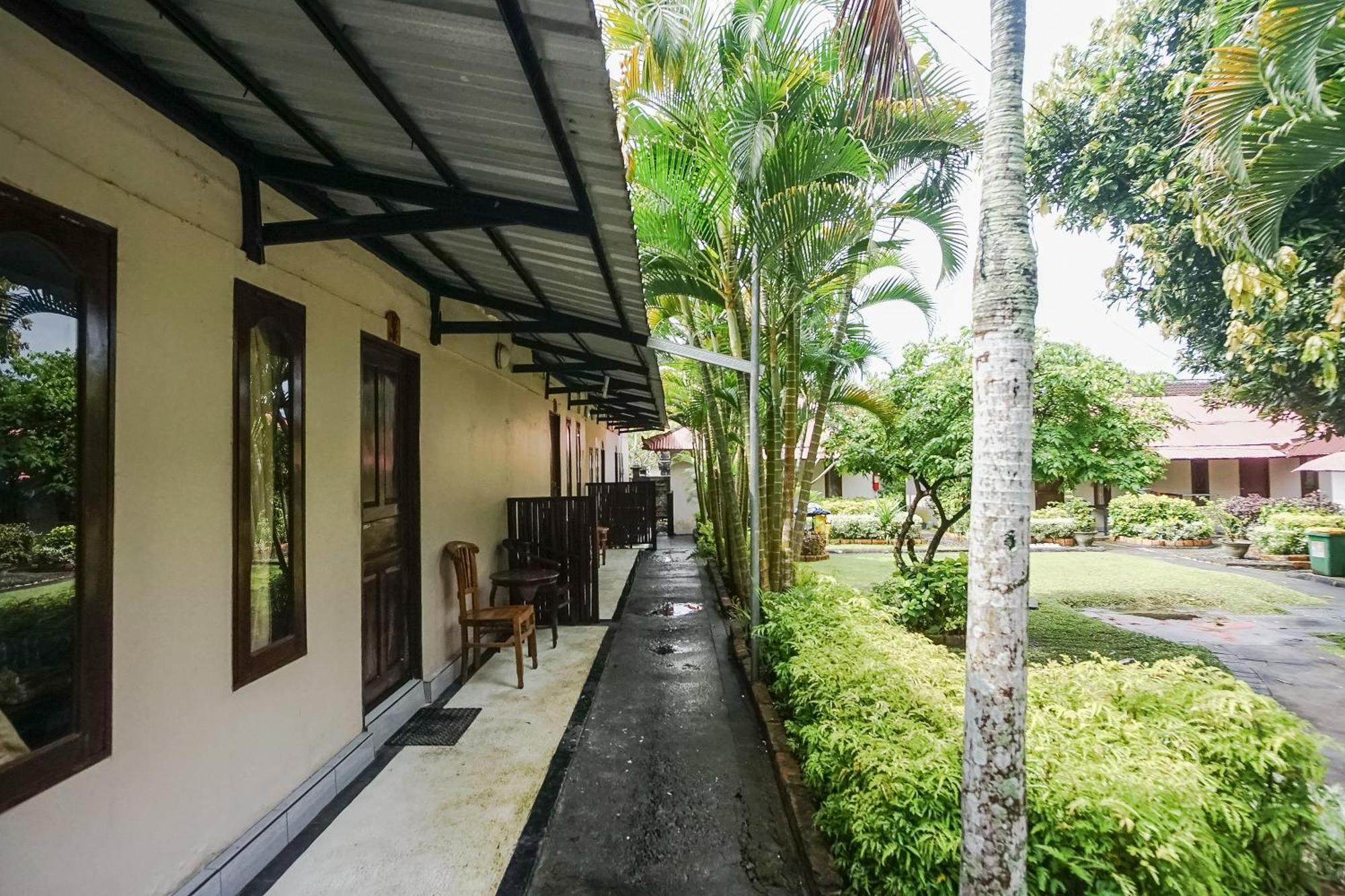 Kampung 168 Hotel Jimbaran  Ngoại thất bức ảnh